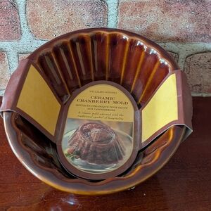 Vintage Williams Sonoma Ceramic Cranberry Mold Brown Glazed Pineapple Accent